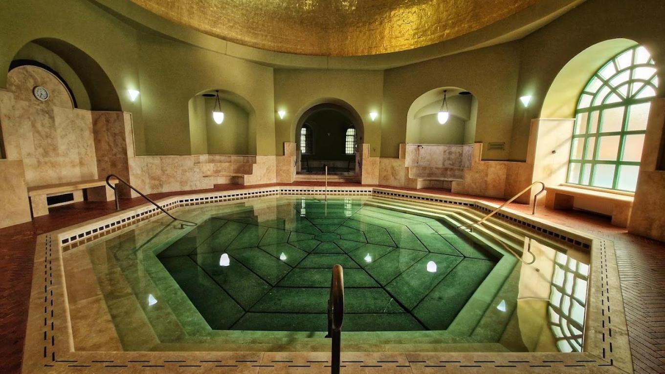 Albina Apartman Eger Bagian luar foto