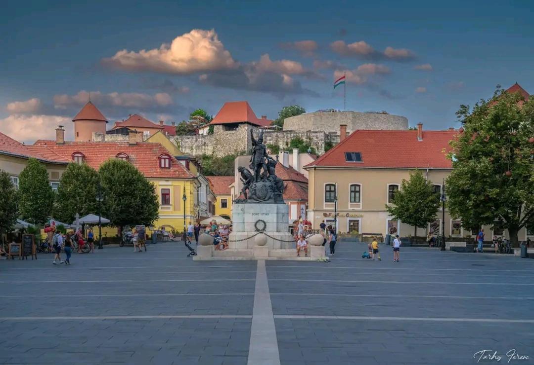Albina Apartman Eger Bagian luar foto