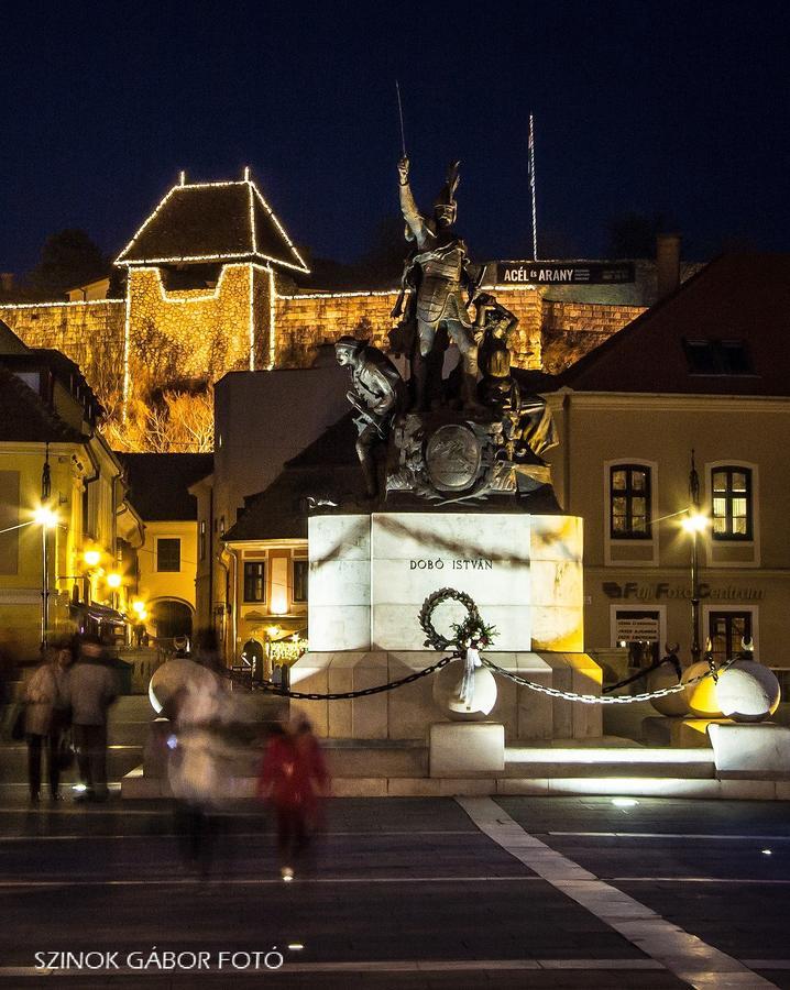 Albina Apartman Eger Bagian luar foto