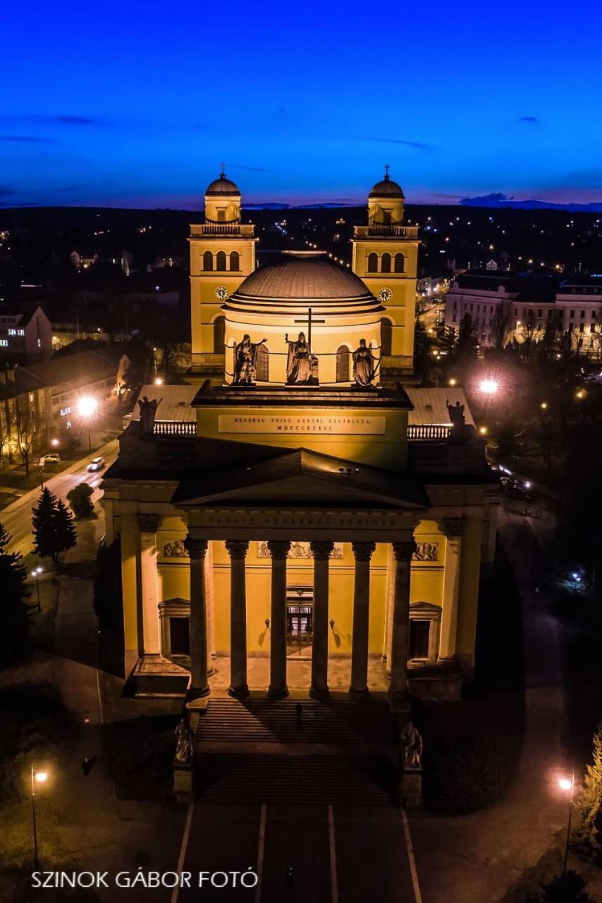 Albina Apartman Eger Bagian luar foto